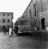 Fermata d'autobus in via San Bonaventura all'angolo di piazza Sant'Antonino, 197...